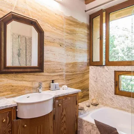 Βίλα Son Floriana *